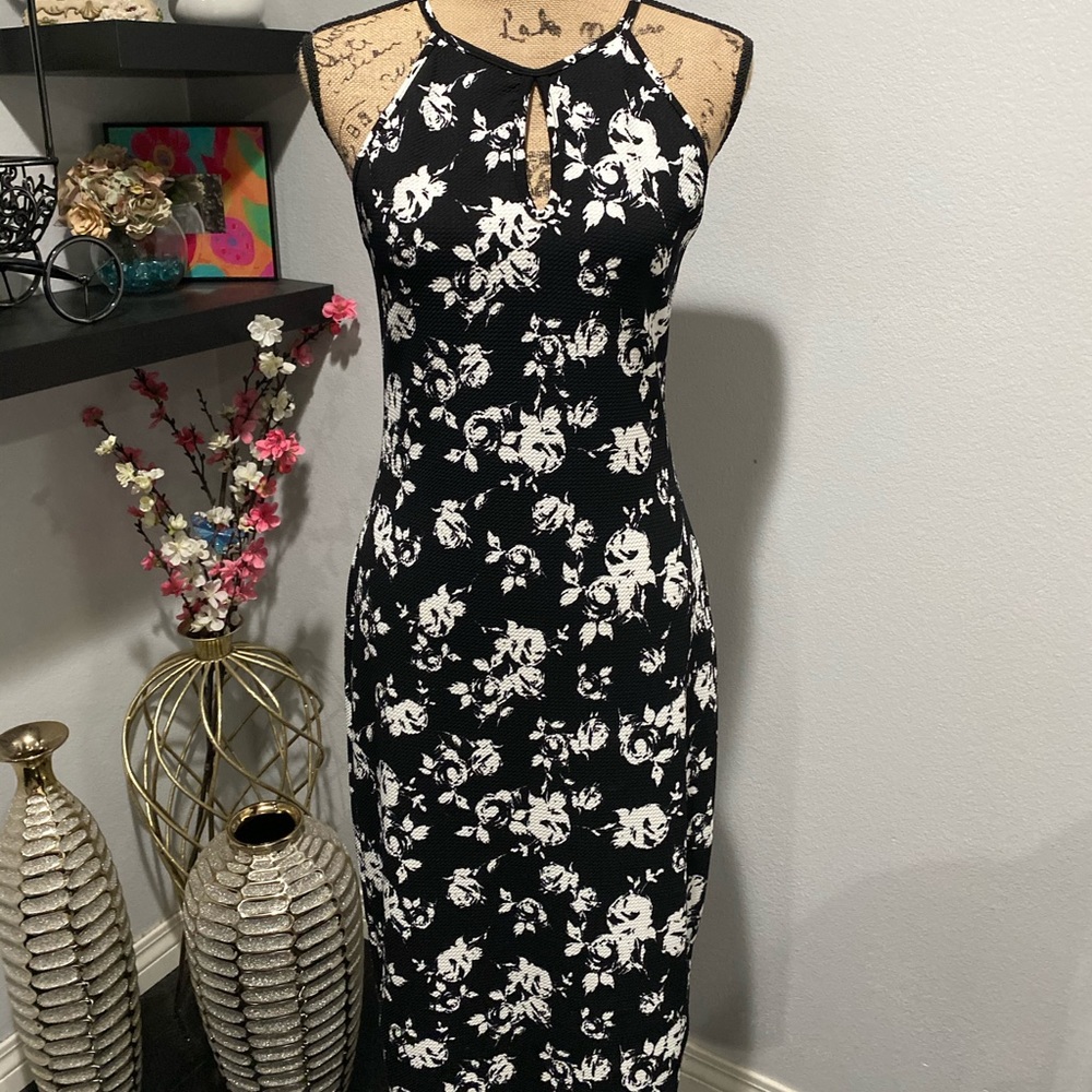 Black and white midi dress 👗